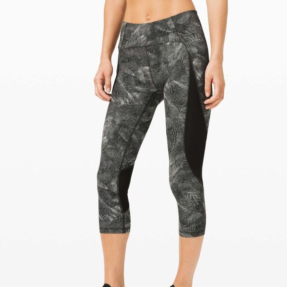 Lululemon Run Off Route Mid Rise Crop 21" w 13.5", R 9.5" - Picture 1 of 2